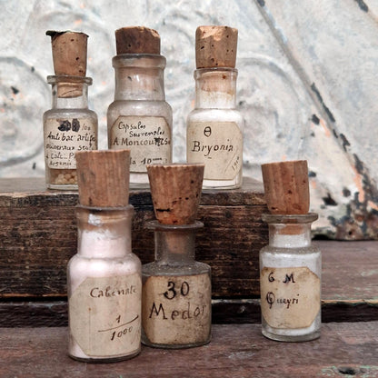 Flacons anciens de pharmacie vers 1900/1920 (l23)