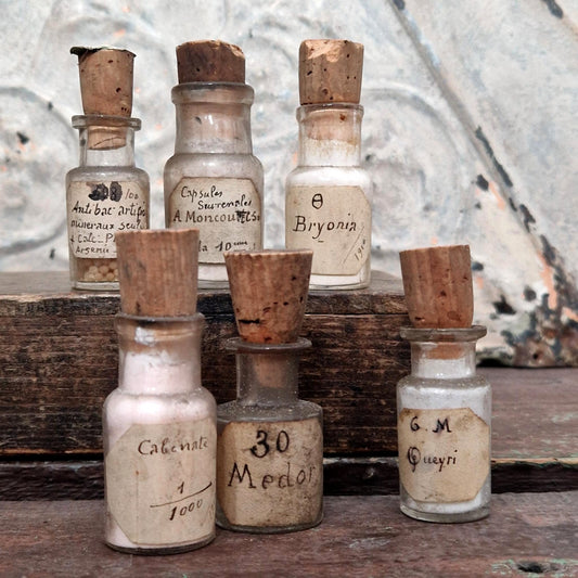 Antique pharmacy bottles from around 1900/1920 (l23)