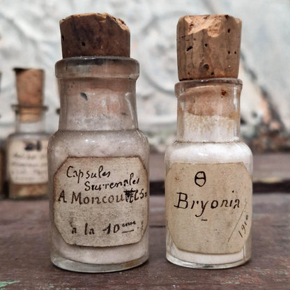 Flacons anciens de pharmacie vers 1900/1920 (l23)