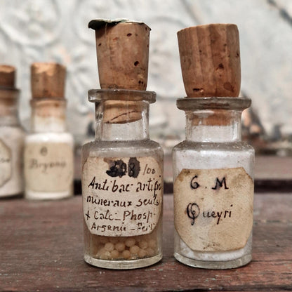 Flacons anciens de pharmacie vers 1900/1920 (l23)