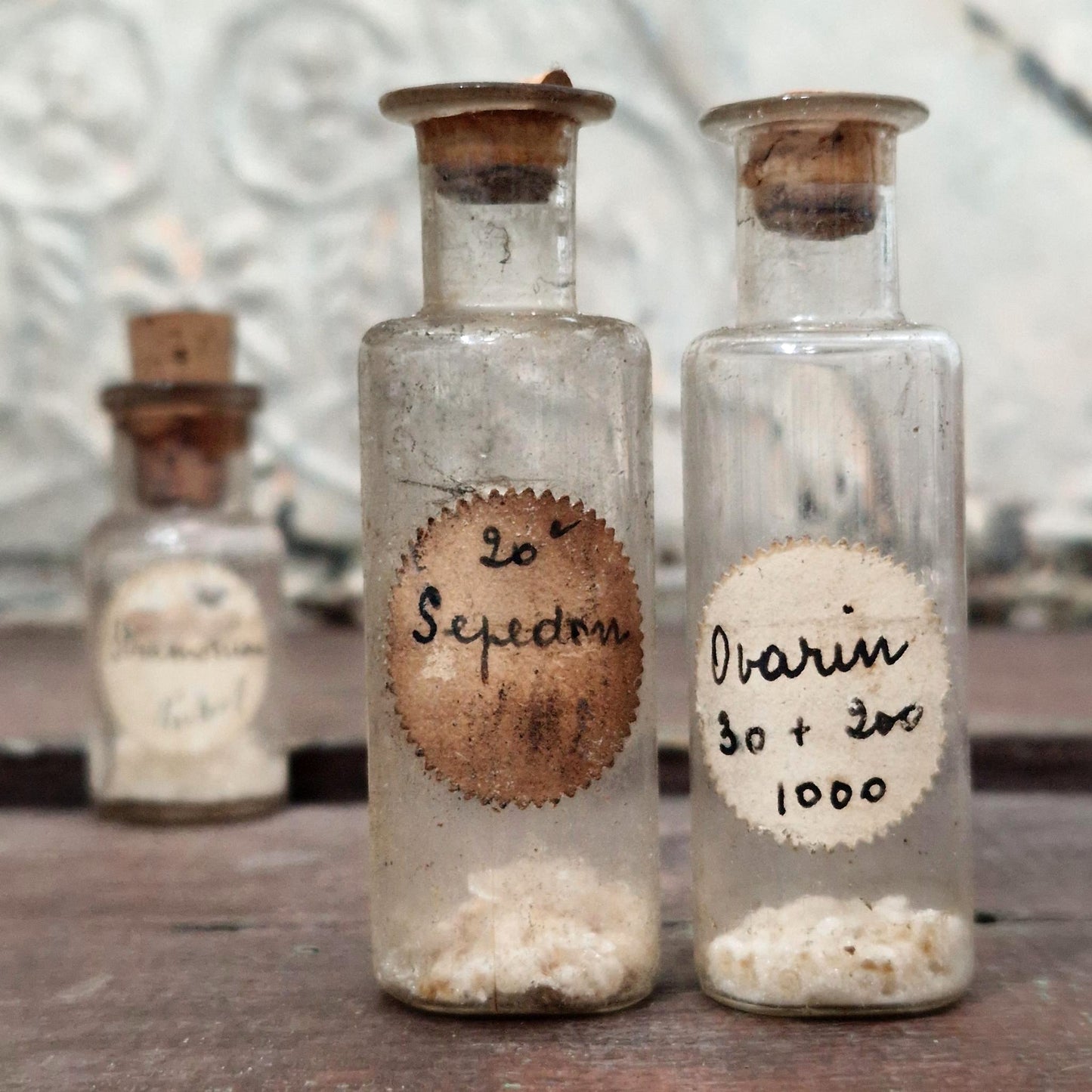 Fioles de laboratoire / officine homéopathique (l26)