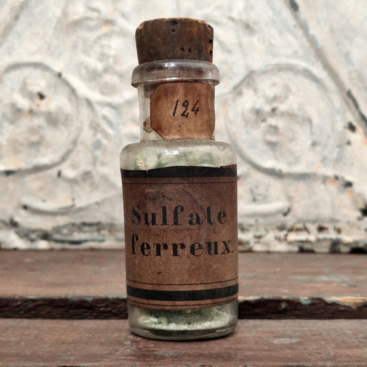 Vintage pharmaceutical bottle "Ferrous Sulfate" (f33)