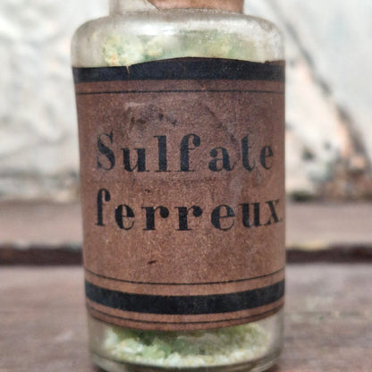Vintage pharmaceutical bottle "Ferrous Sulfate" (f33)
