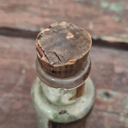 Vintage pharmaceutical bottle "Ferrous Sulfate" (f33)