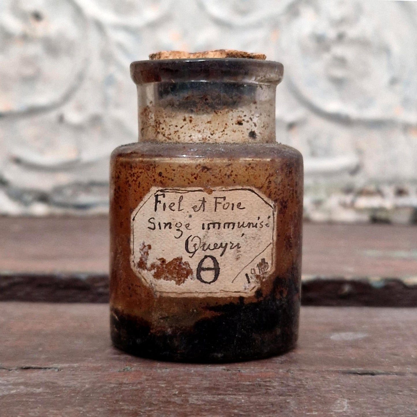 Rare "Bile and Liver - Immunized Monkey" bottle - 1913 (f30)