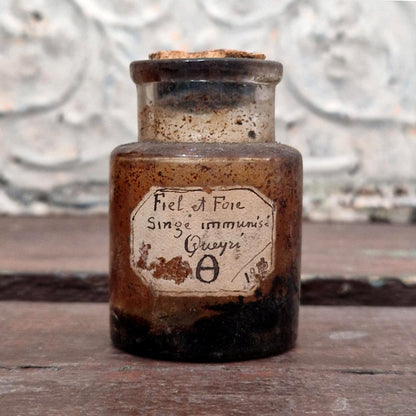 Rare "Bile and Liver - Immunized Monkey" bottle - 1913 (f30)