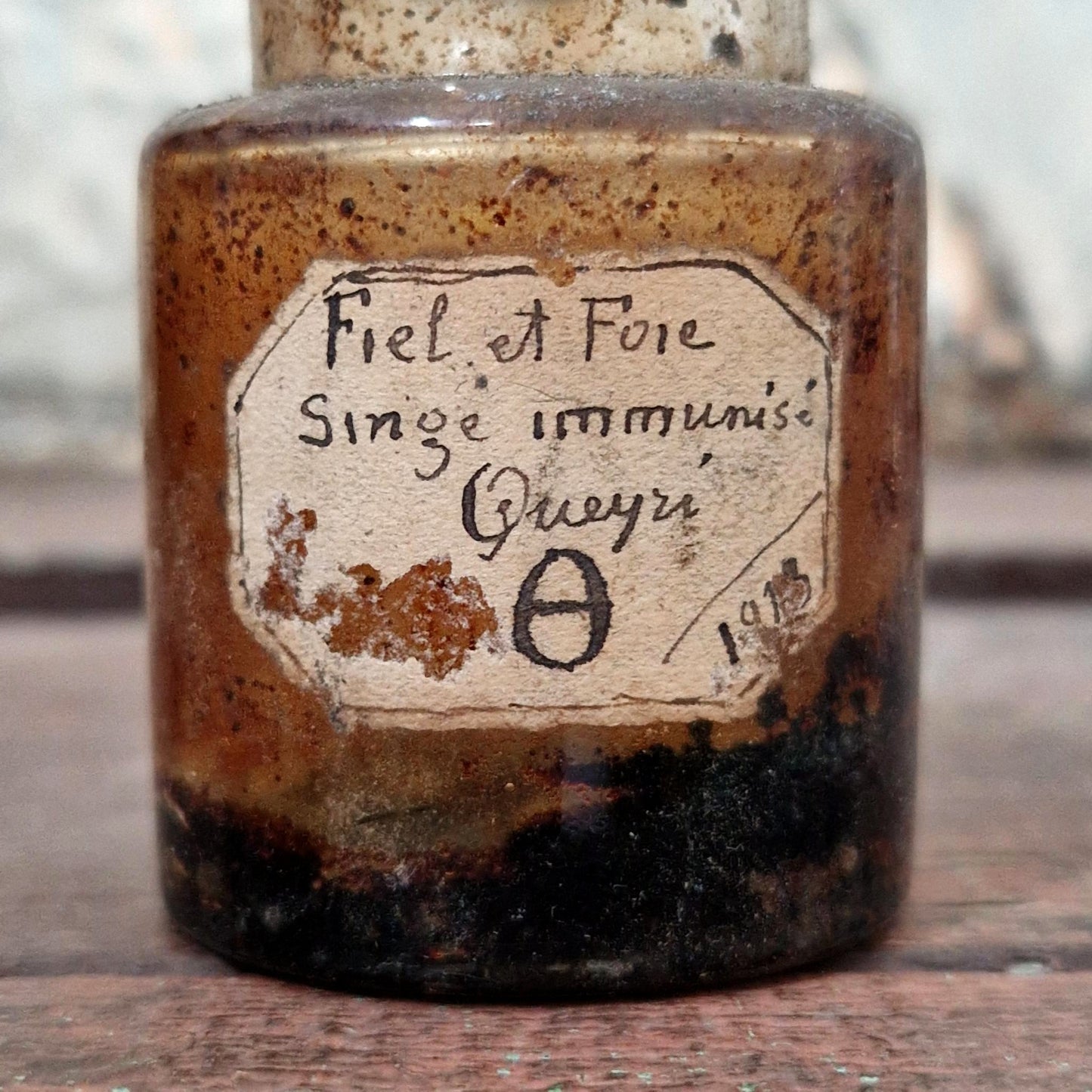 Rare "Bile and Liver - Immunized Monkey" bottle - 1913 (f30)