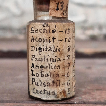 Superbe flacon « Préparation médicale composite  », 1920 (f31)