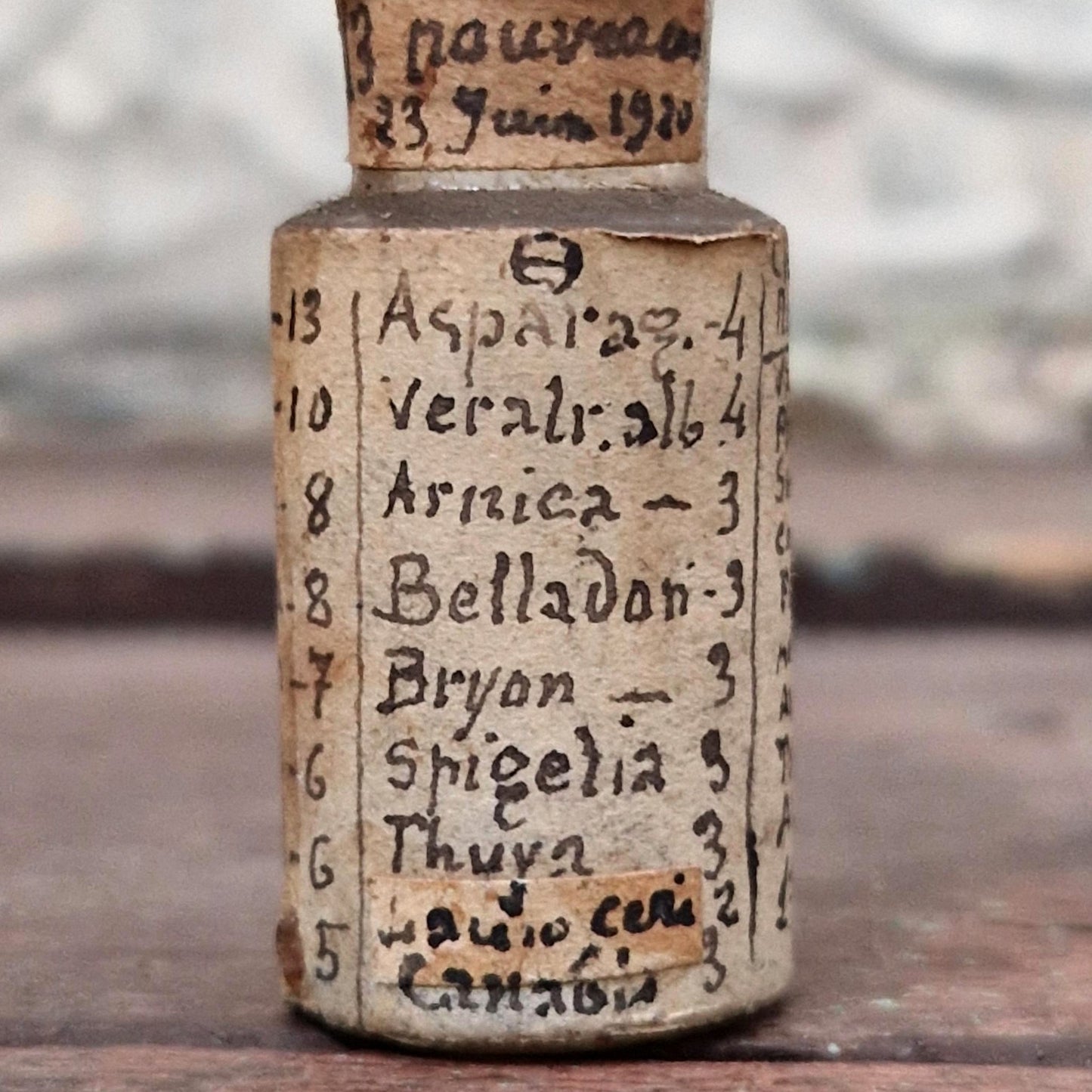 Superbe flacon « Préparation médicale composite  », 1920 (f31)