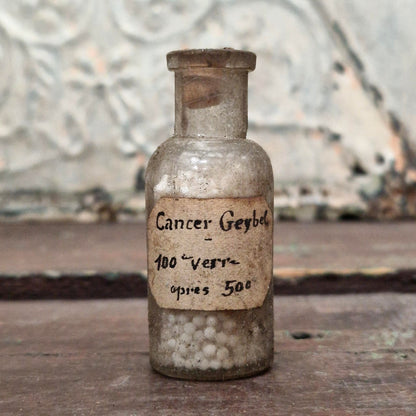 Old pharmaceutical bottle "Cancer" (f51)