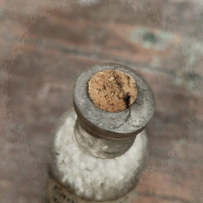 Old pharmaceutical bottle "Cancer" (f51)