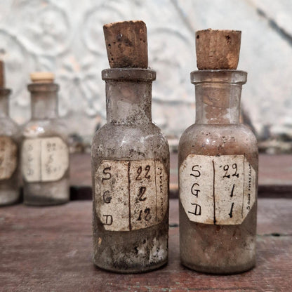 Antique bottles "S.G.D. numbered series" (l27)