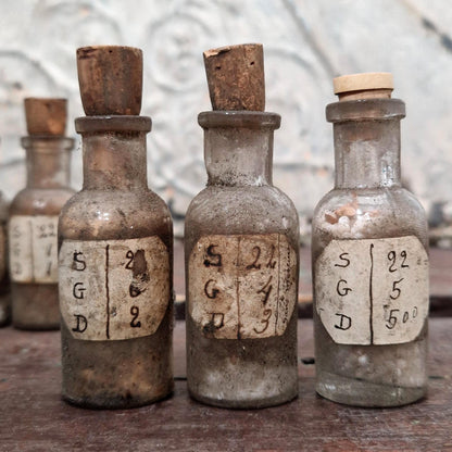 Antique bottles "S.G.D. numbered series" (l27)