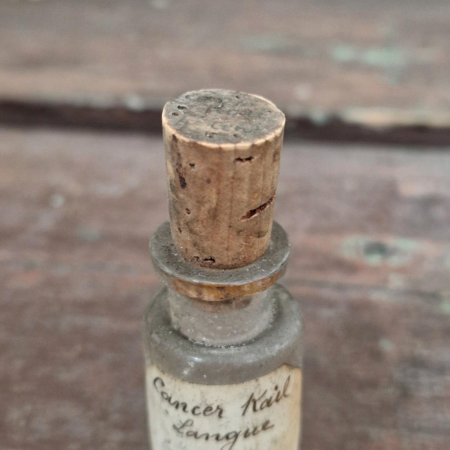 Curious bottle "Cancer Kail Langue" August 1910 (f26)