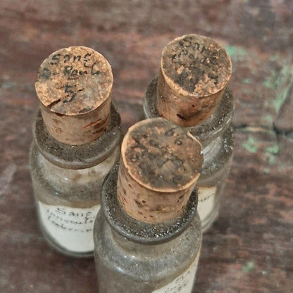 Lot of 3 experimental vials "Inoculated chicken blood" (l2)