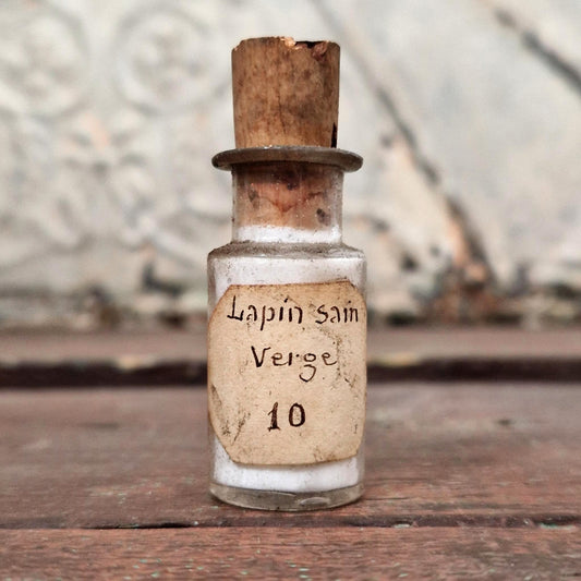 Curiosité médicale : Fiole de « Lapin sain - Verge » (f44)