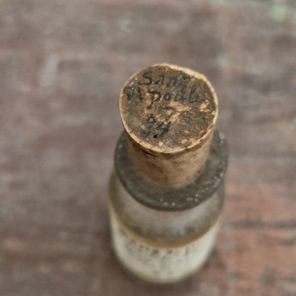 Ancien Flacon de laboratoire « Sang de poule inoculé » (f42)