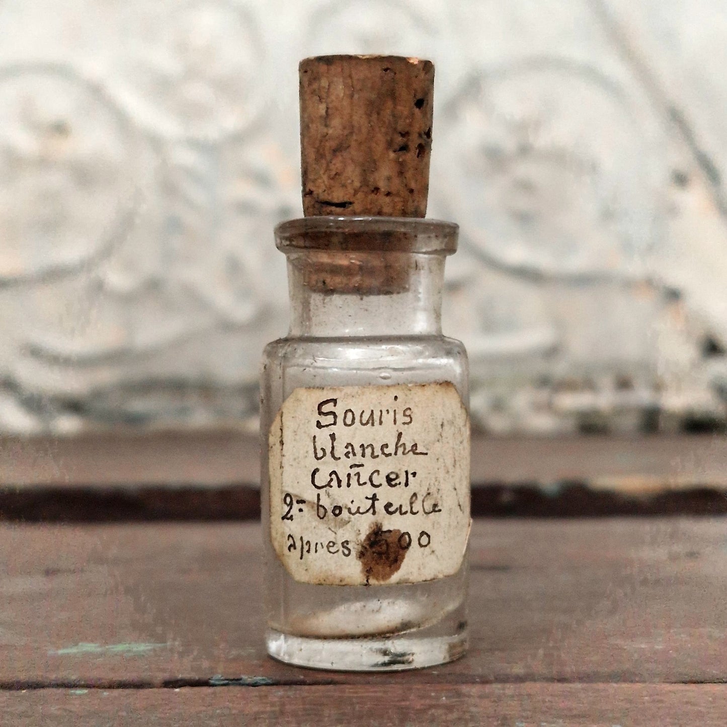 Old experimental vial "White Mouse - Cancer" (f7)