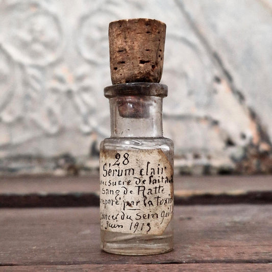 Experimental vial "Clear serum - rat blood", 1913 (f16)