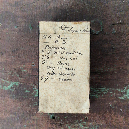 Boîte avec « 10 Tubes homéopathiques manuscrits » (c10)