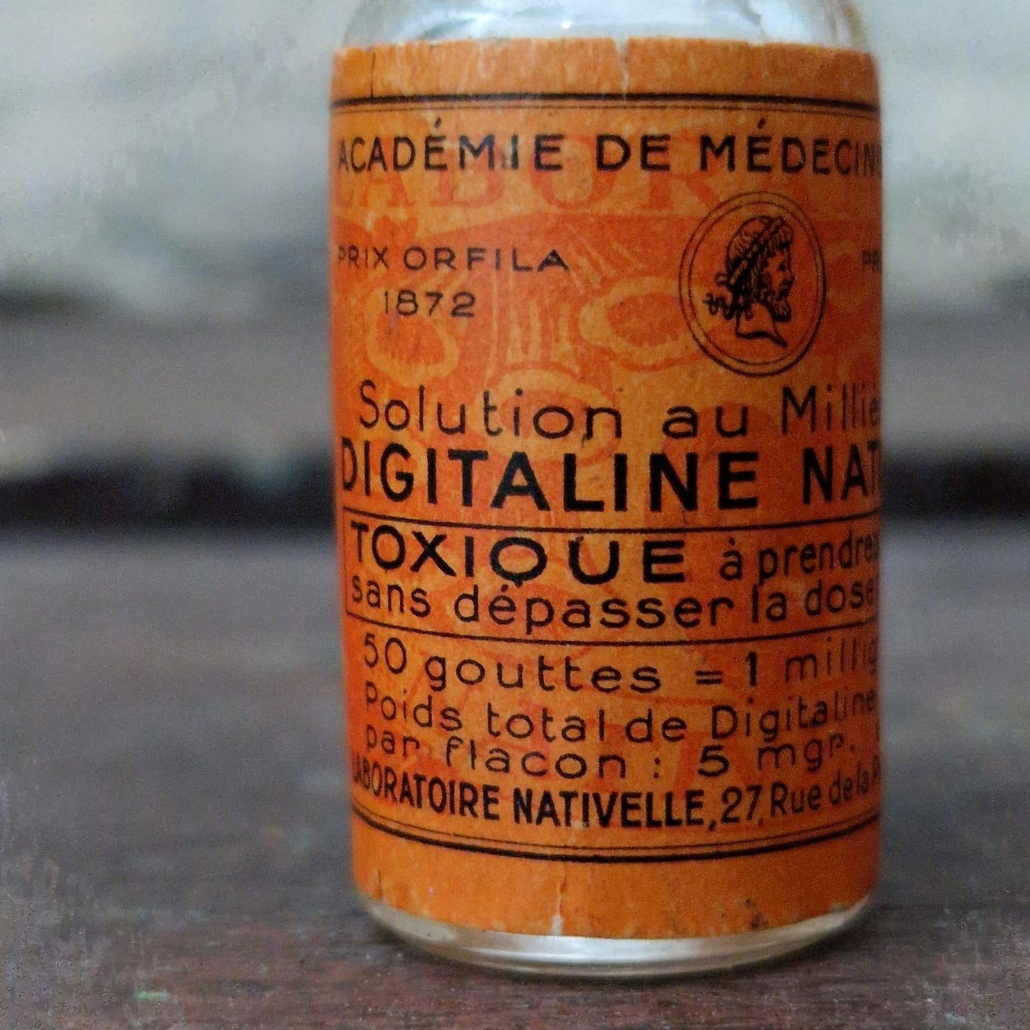Flacon ancien « Digitaline Nativelle - Toxique » (f53)