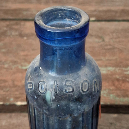 Rare flacon POISON bleu, « Sodium Arsenate - Poison »