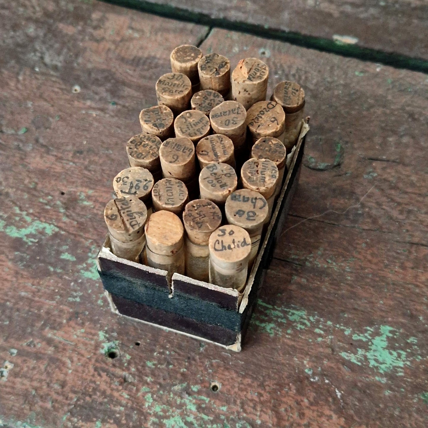 23 tubes homéopathiques manuscrits  (c12)