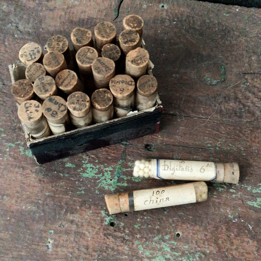 23 tubes homéopathiques manuscrits  (c12)