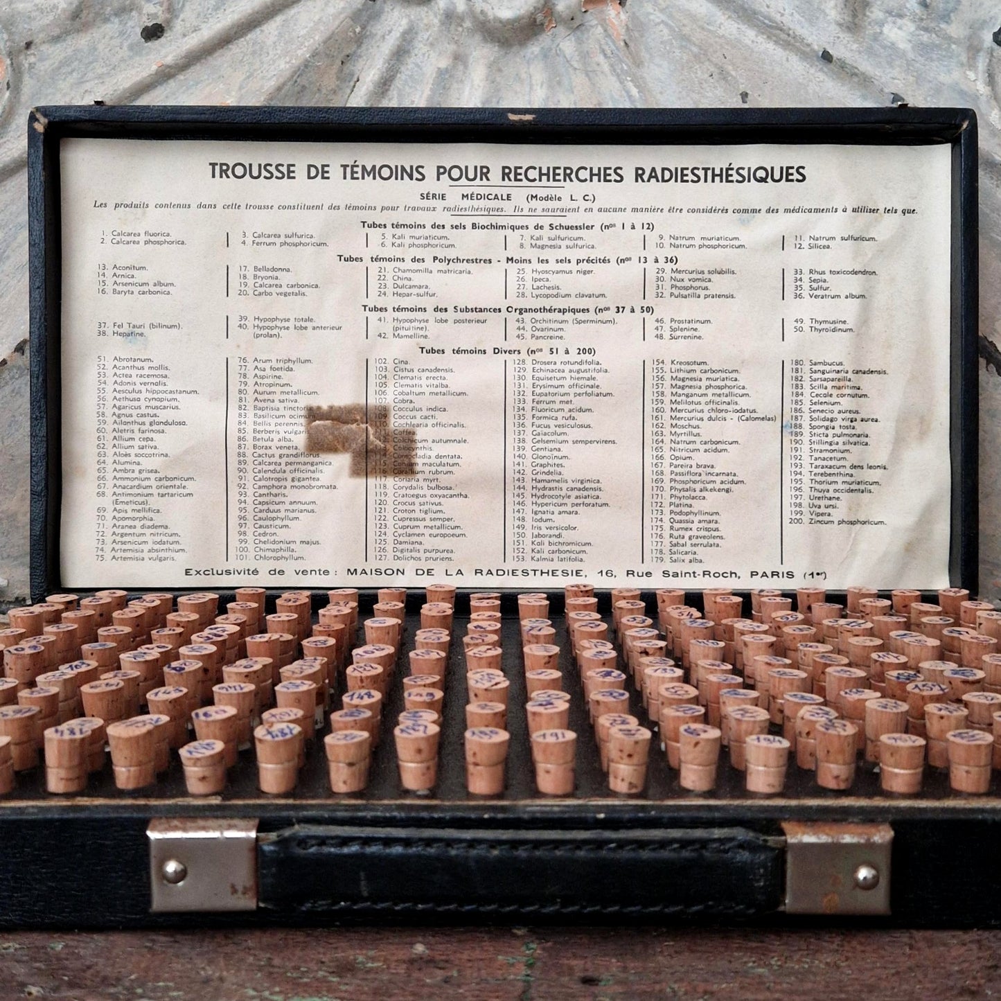 Coffret témoins pour recherches radiesthésiques - 200 tubes