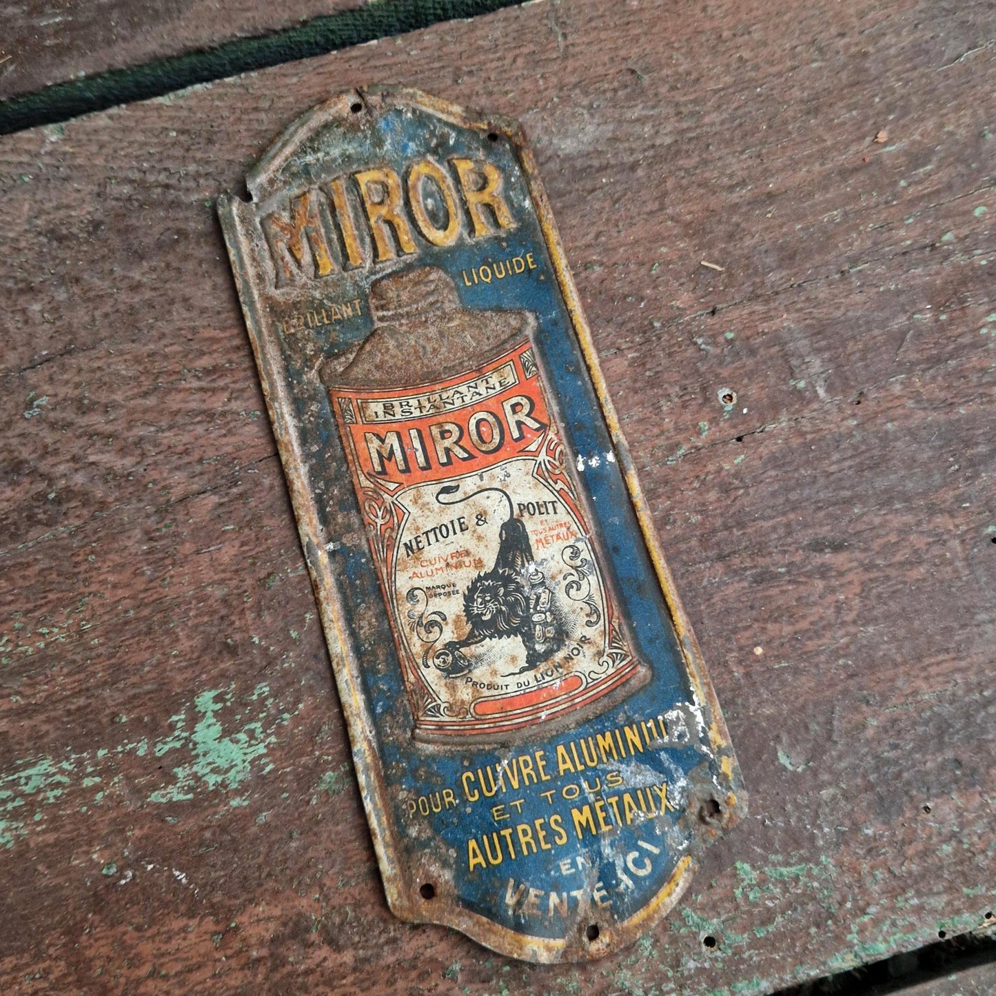 « Miror - Lion Noir », plaque de propreté