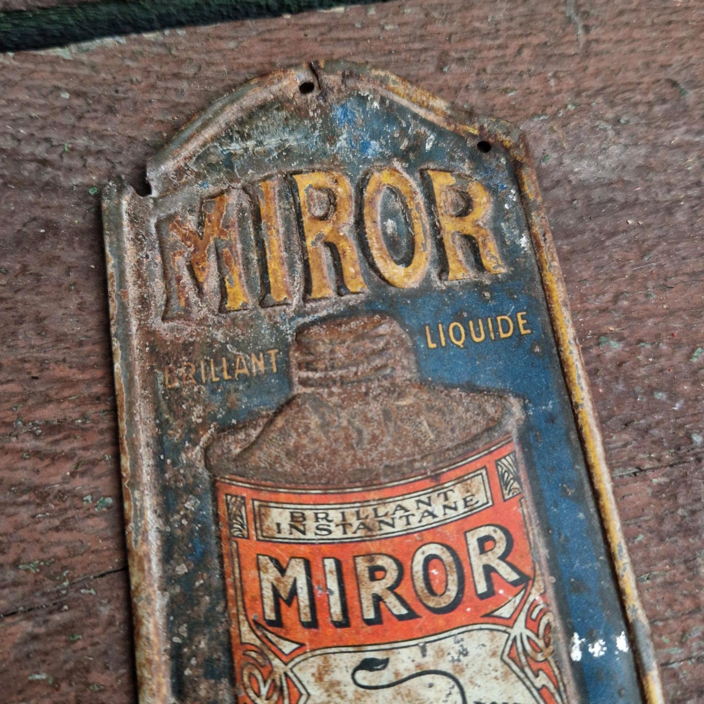 « Miror - Lion Noir », plaque de propreté