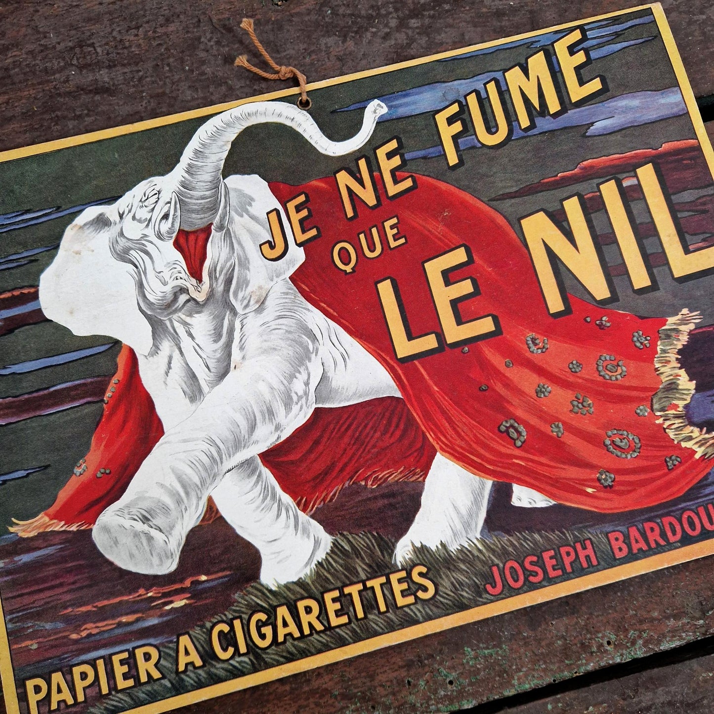 Carton publicitaire « Le Nil - Je ne fume que le Nil »