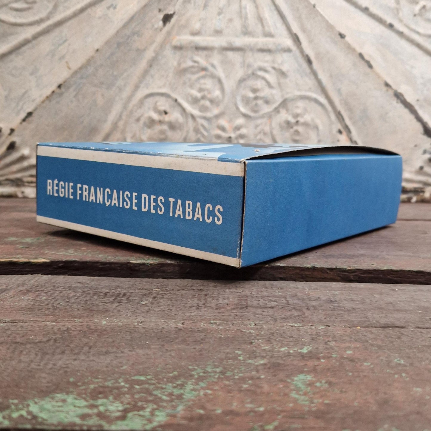 PLV publicitaire ancienne « Gitanes Caporal »