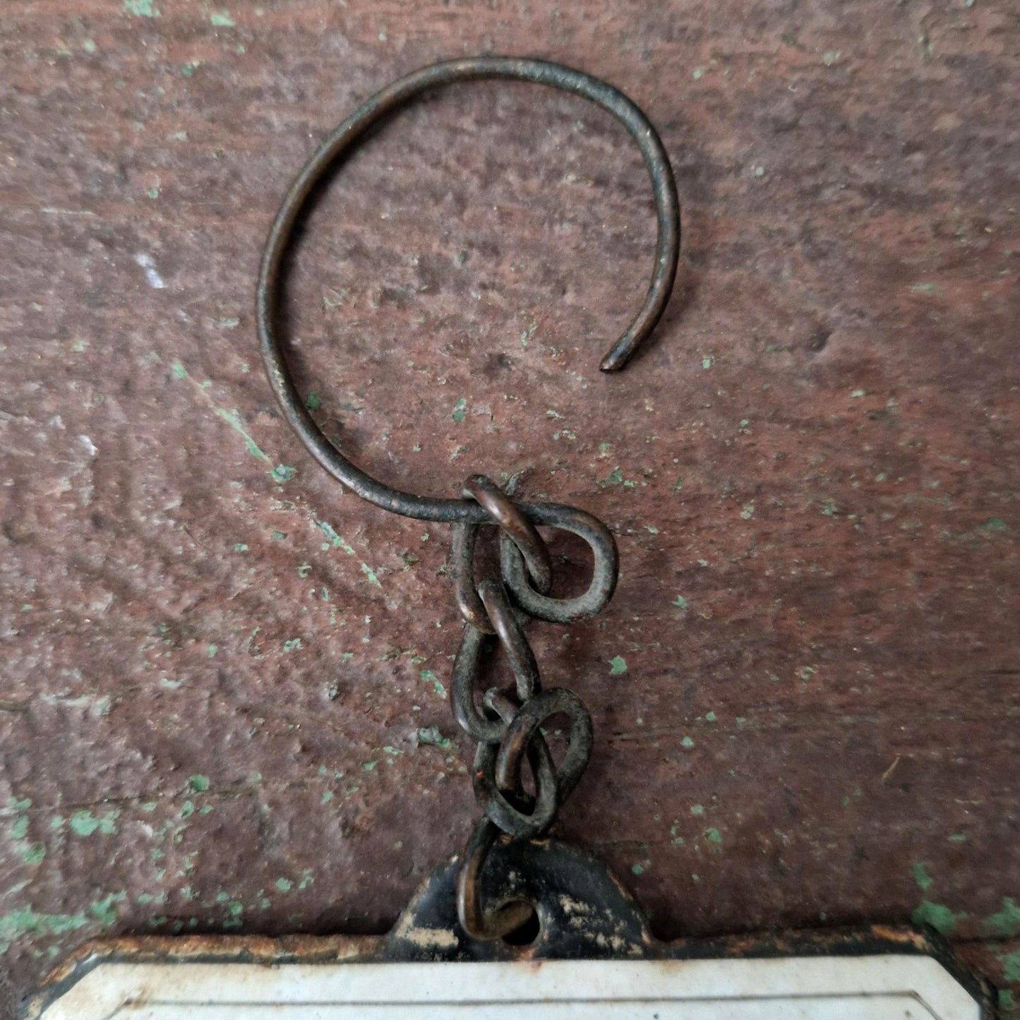 Plaque émaillée « Service d’hiver » avec chaînette d'origine.