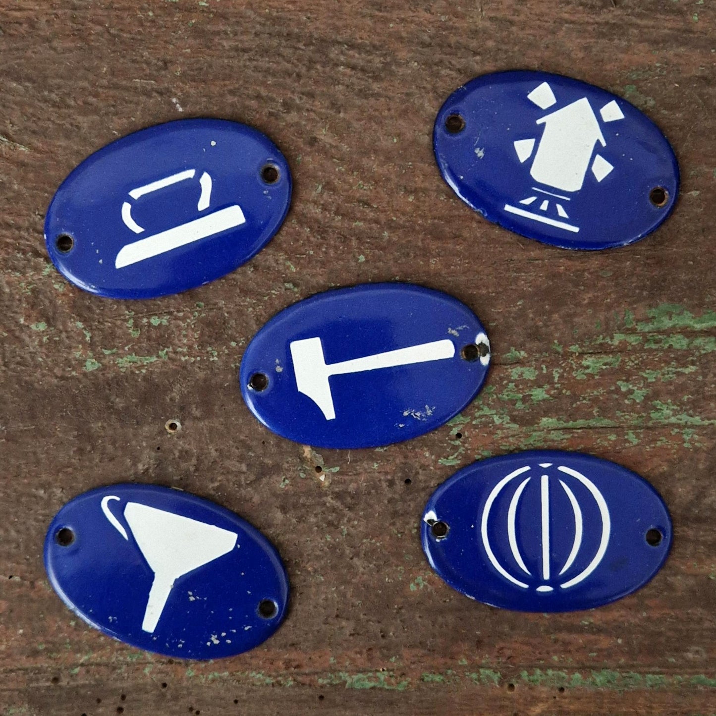 Anciennes plaques émaillées « Pictogrammes  »
