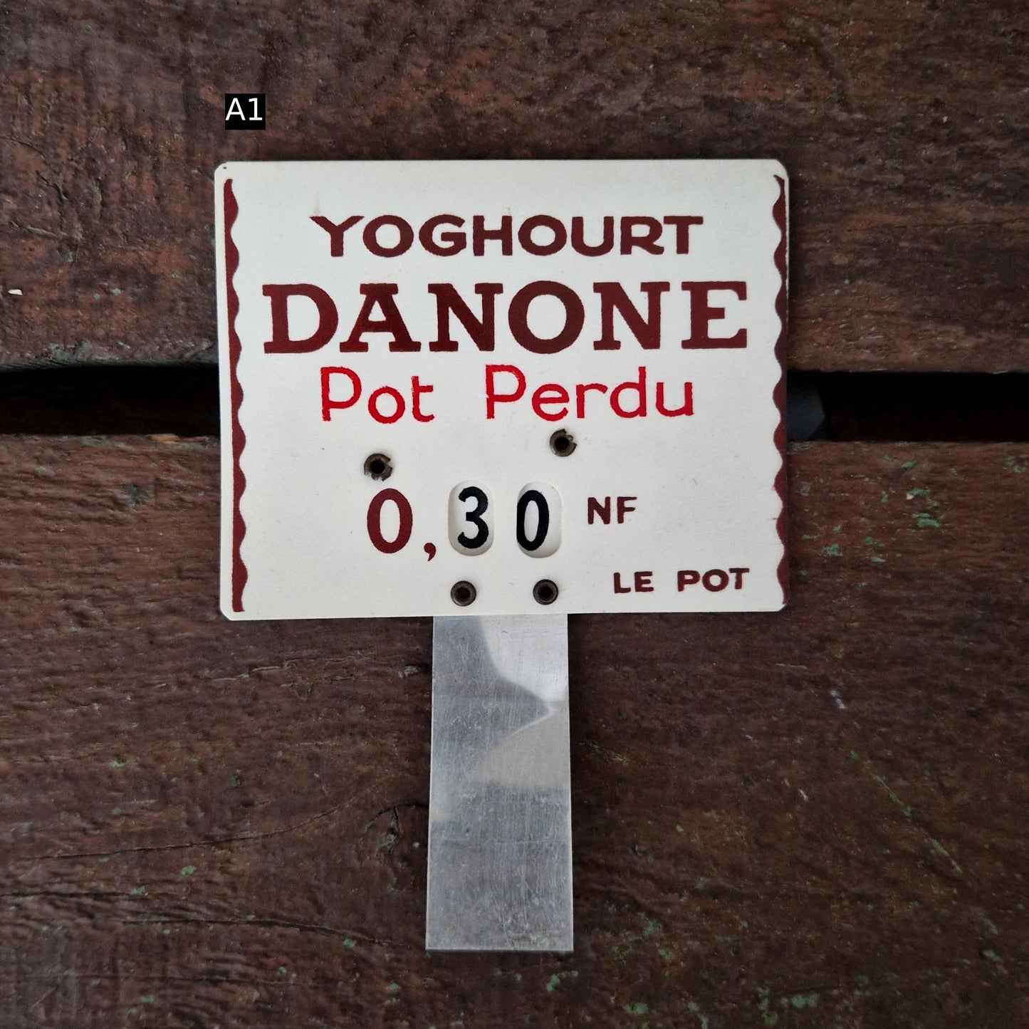 Plaque de prix ancienne « Yoghourt Danone »