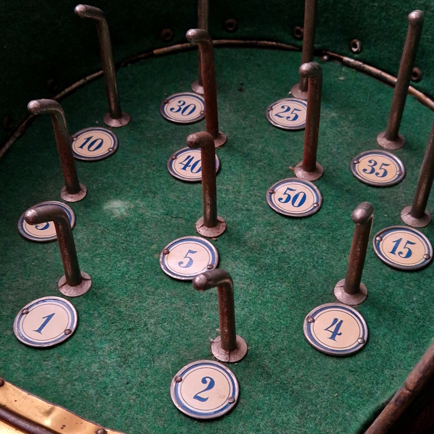 Ancien jeu de lancer d’anneaux mécanique - BAIL - Fin XIXe