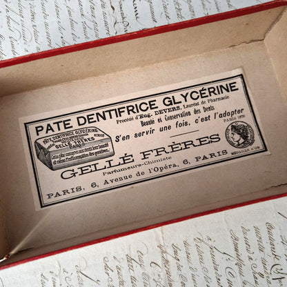 Rare antique "Bouquet Indien - Gellé Frères" box