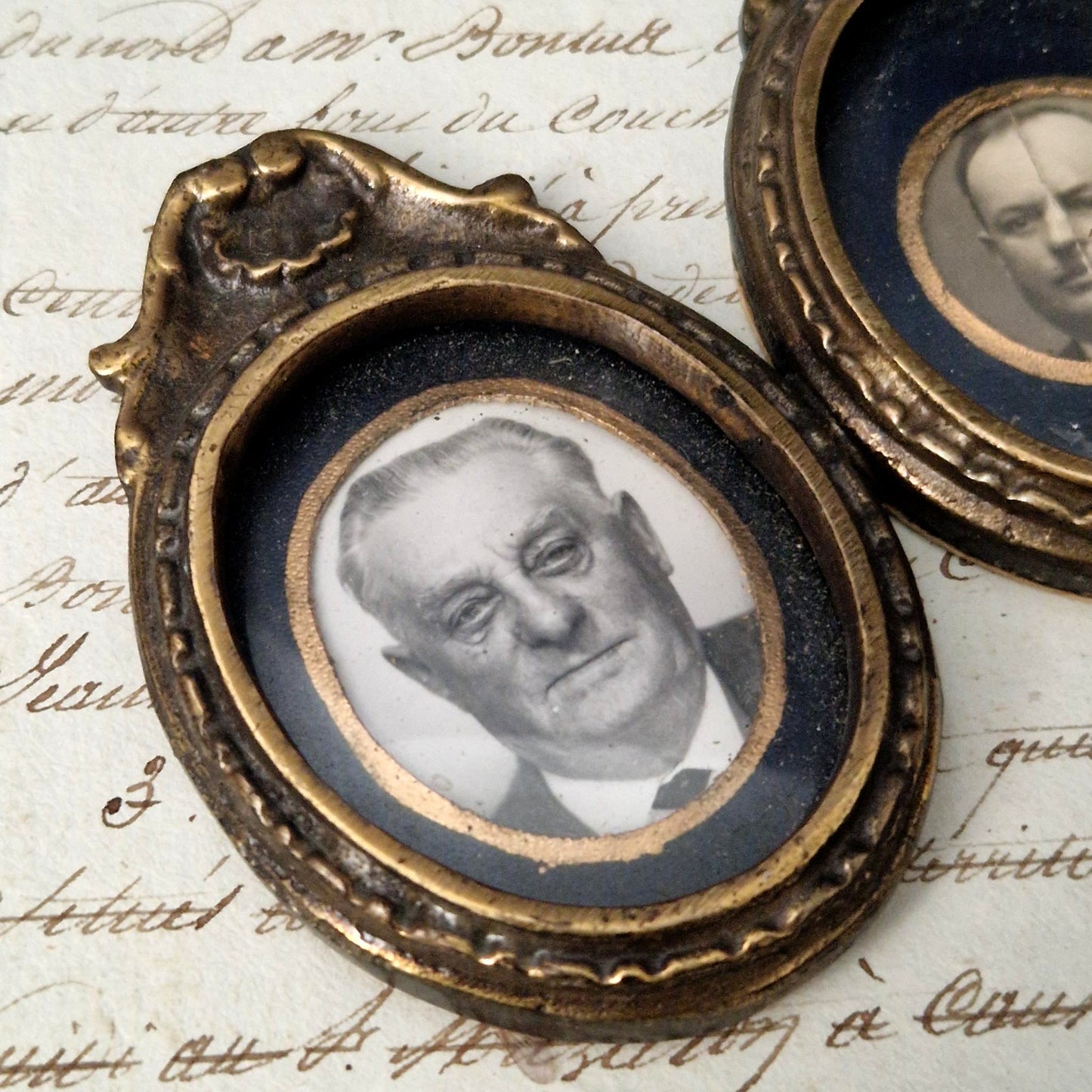 Bronze triptych wall-mounted photo frame - Circa 1900 / 1920