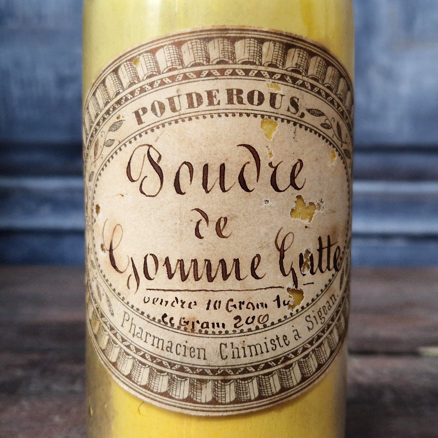 Bottle "Gamboge Powder" - Pigment / Purgative