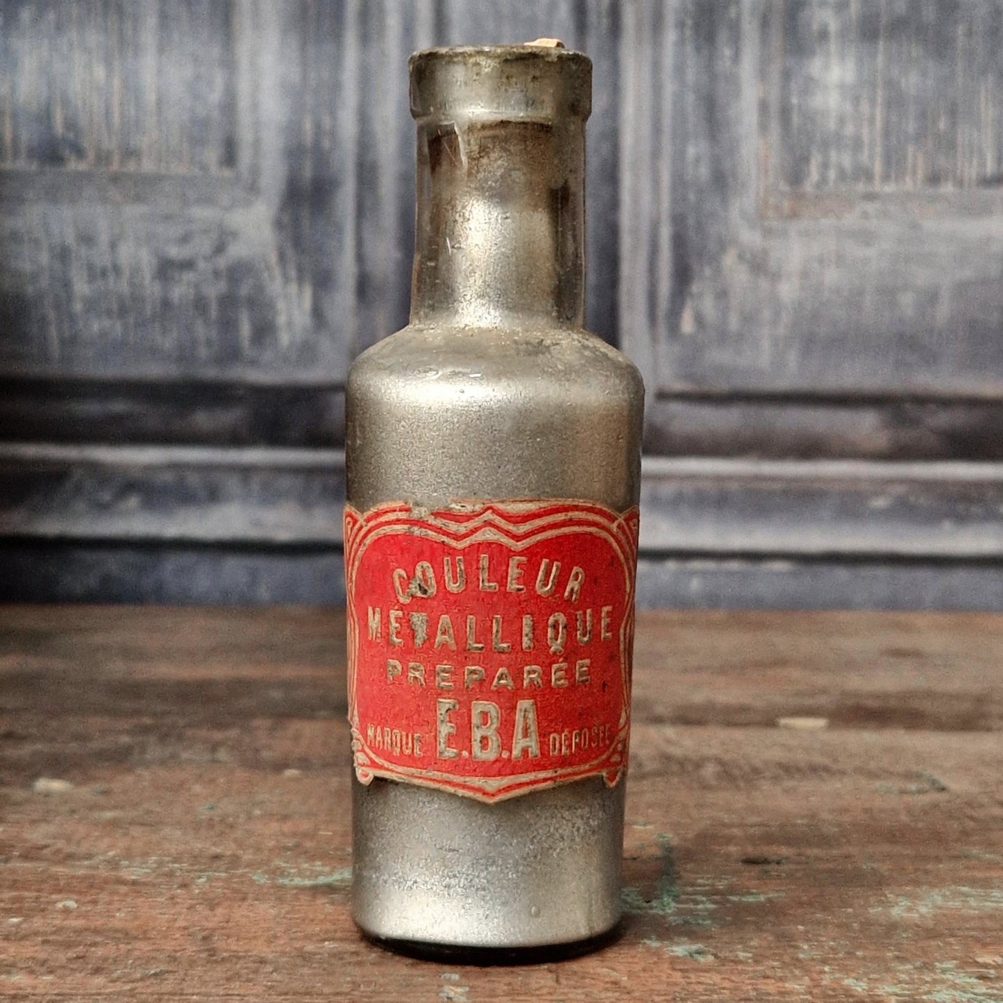 Flacon ancien « Couleur Métallique Préparée E.B.A. »