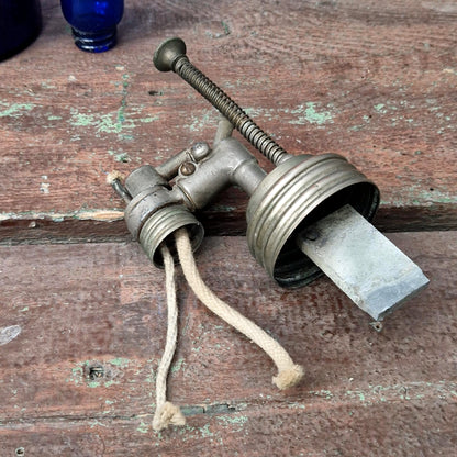 Vintage "Luminus" electrochemical lighter with Grenet battery