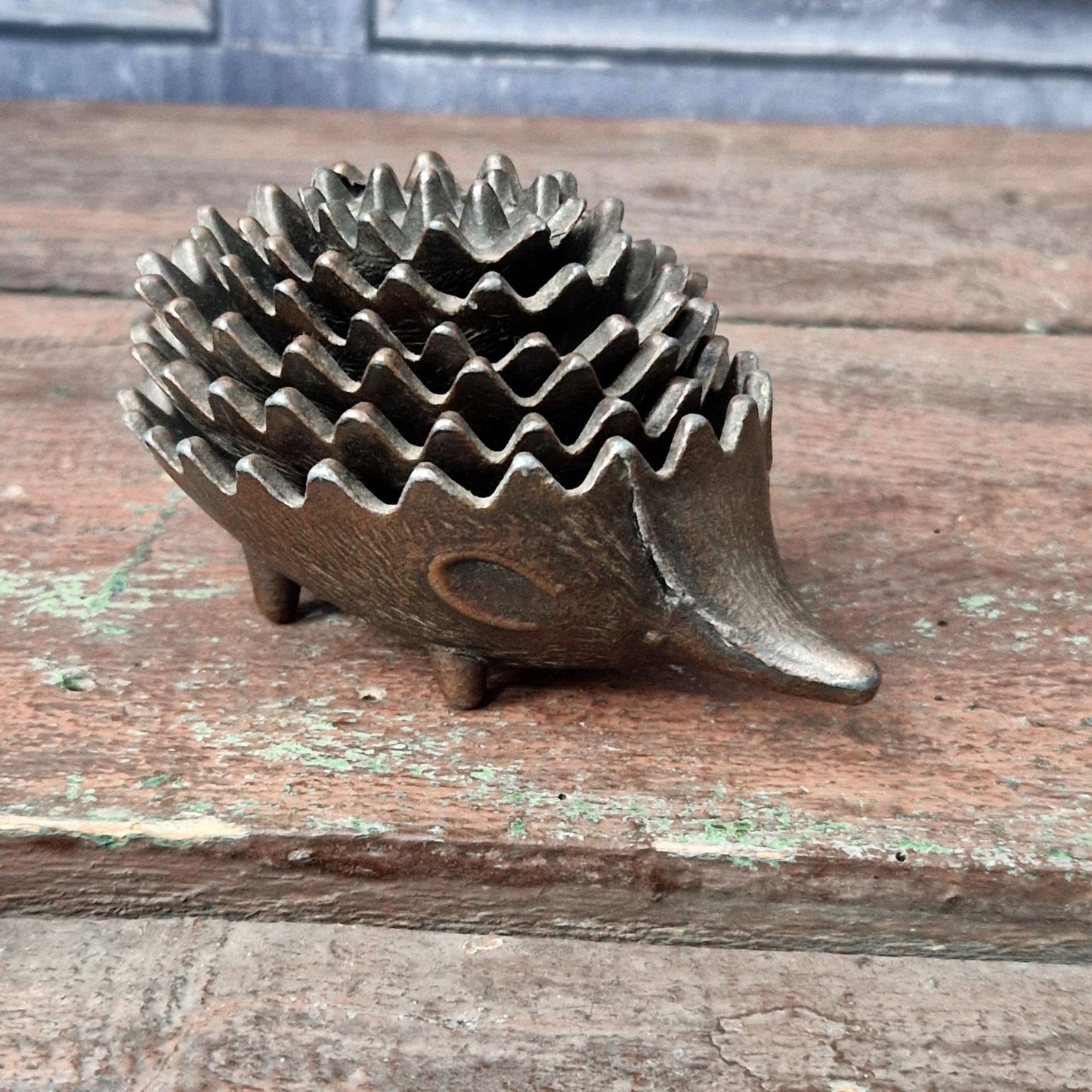 Nesting bronze hedgehog - Circa 1950-1960