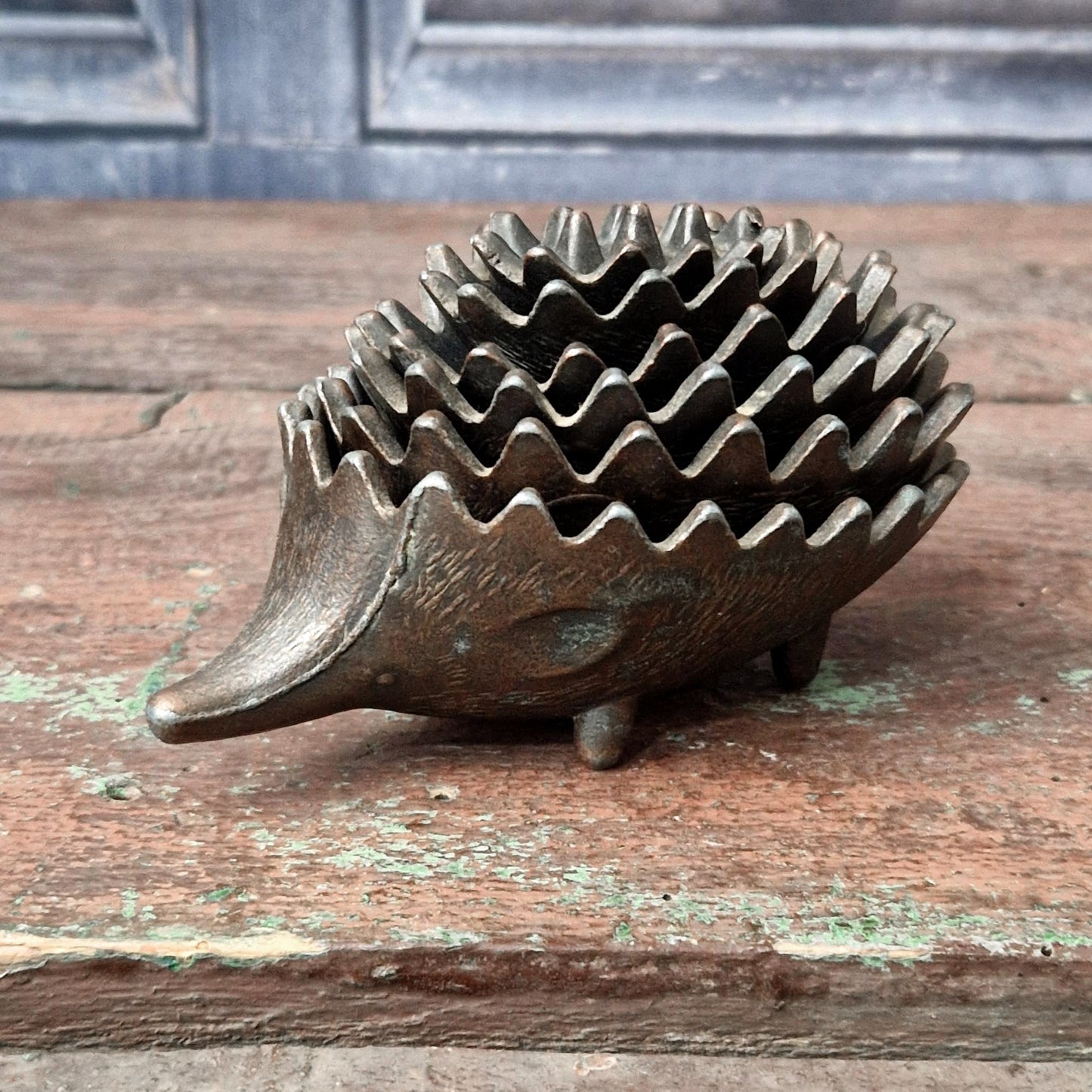 Nesting bronze hedgehog - Circa 1950-1960
