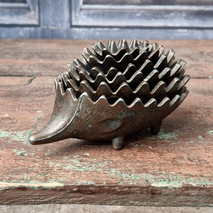Nesting bronze hedgehog - Circa 1950-1960