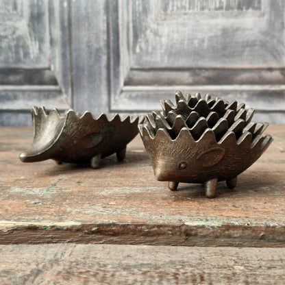 Nesting bronze hedgehog - Circa 1950-1960