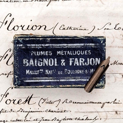 Boîte de plumes décor floral - « Baignol & Farjon »