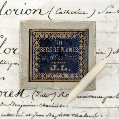 Rare boîte de becs de plumes d'oie taillés au canif - XIXe