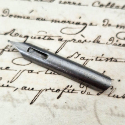 Boîte ancienne « Plume Réclame », Blanzy Poure