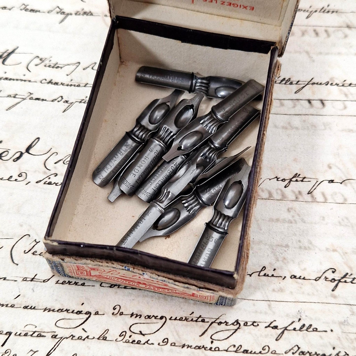 Old box of "J.B. Mallat - Ronde N°6" nibs